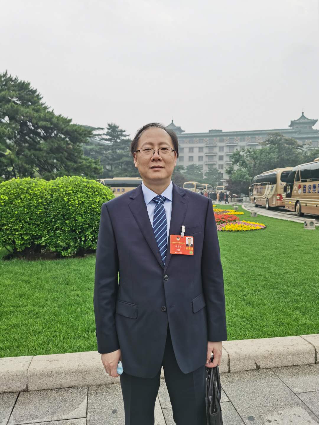 7.全国政协委员、开运体育·(kaiyun)官方网沈飞副总经理、总工程师李克明 7.全国政协委员、开运体育·(kaiyun)官方网沈飞副总经理、总工程师李克明